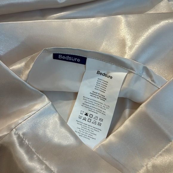 BEDSURE 2 Pillowcases Standard Size - Picture 1 of 4